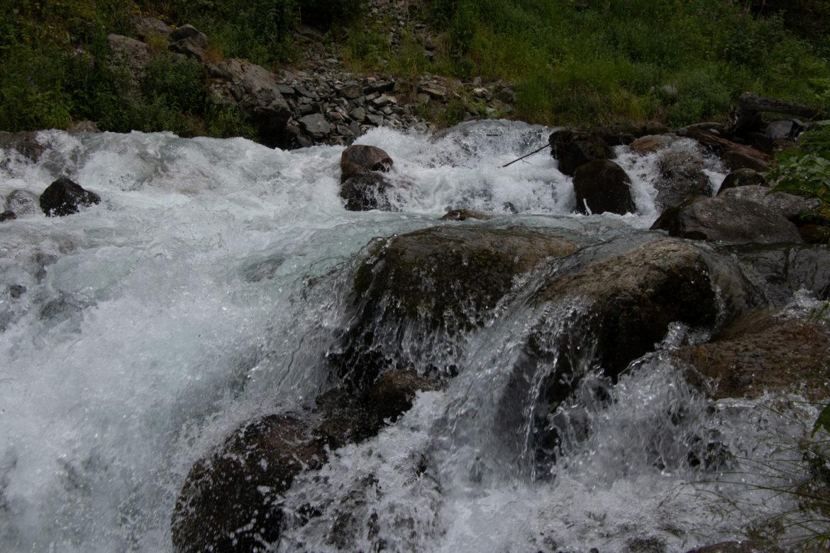 вода